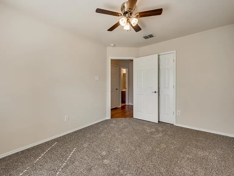 819 Hibiscus Trl — Photo 20