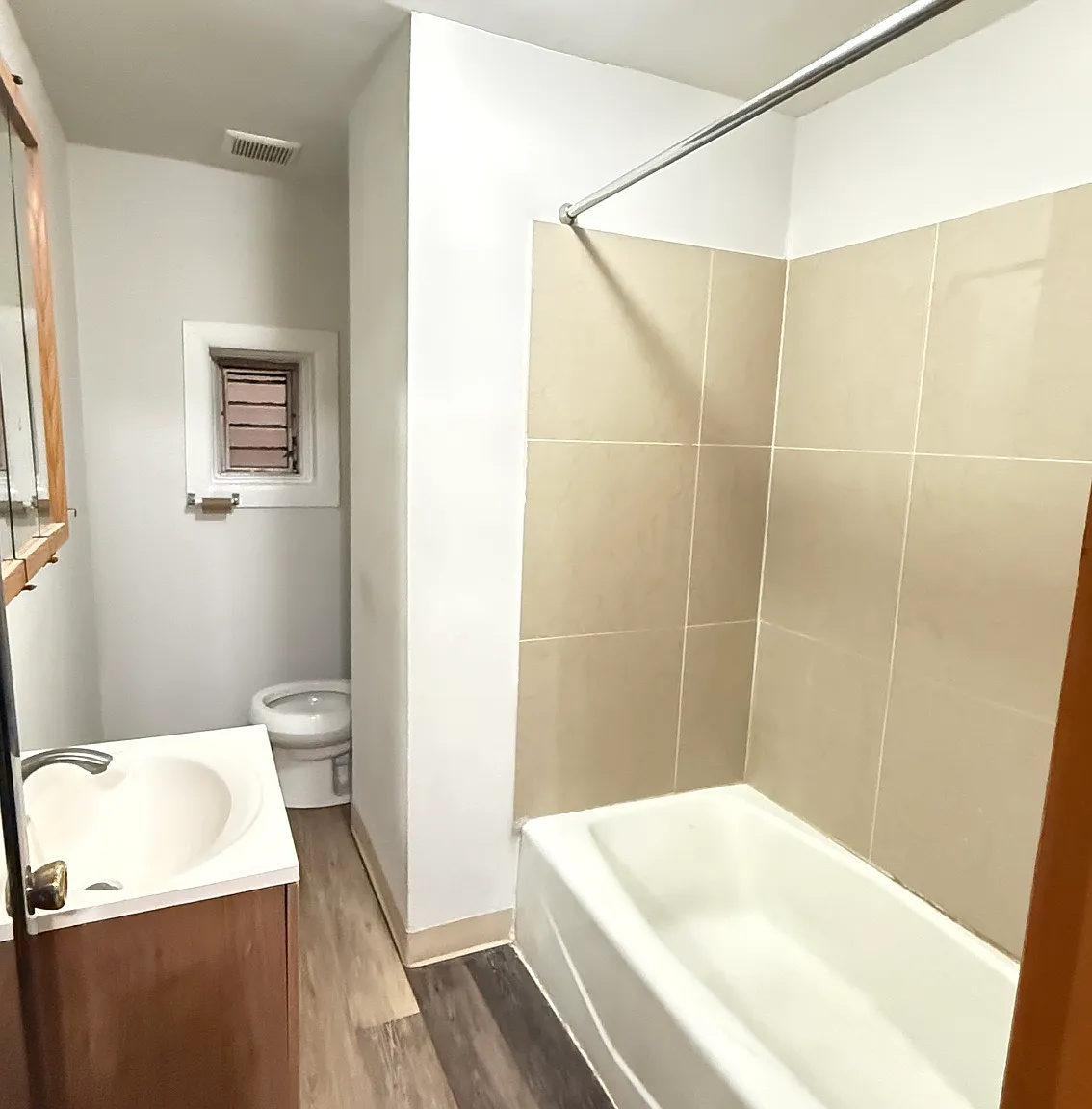 1 bed, 410 sqft, $1,000 — Photo 3