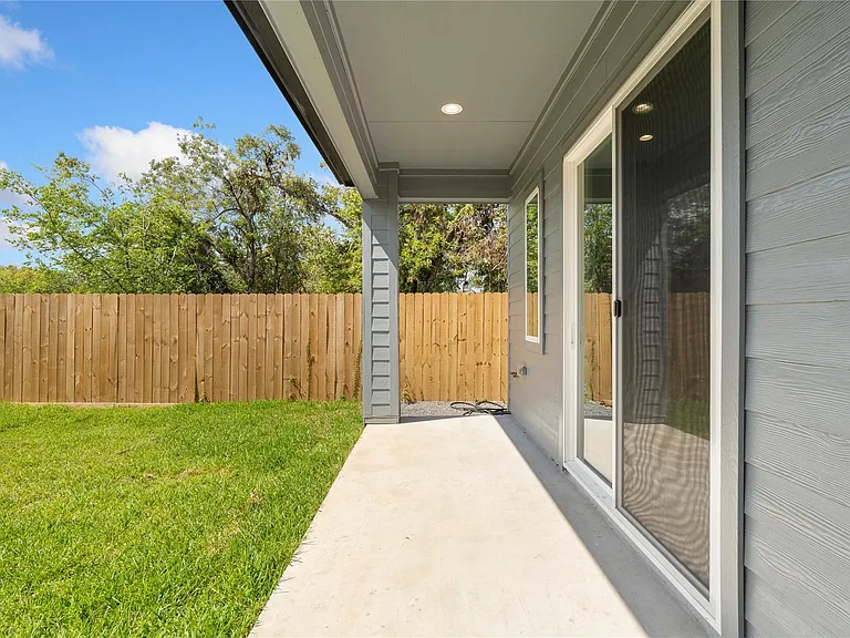 4218 Nichols St — Photo 17