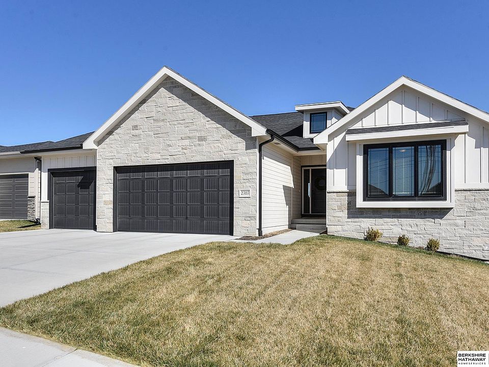1st image of 2707 N 186th St