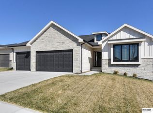 2707 N 186th St, Omaha, NE 68022