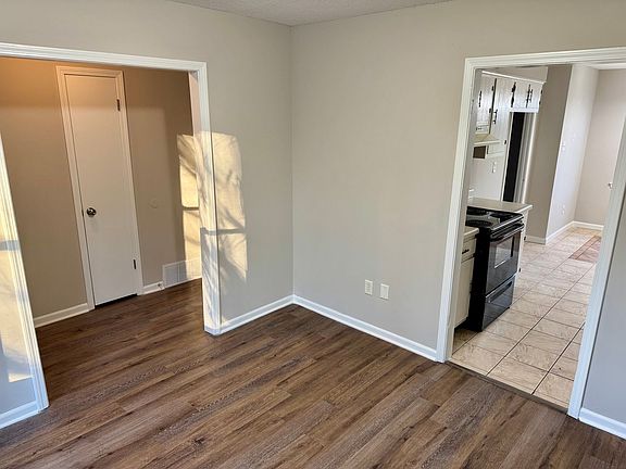 3rd image of 5826 Patricia Dr
