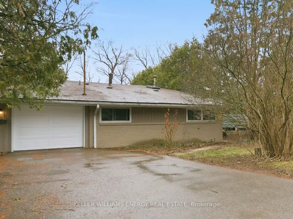 42 Oakley Blvd, Toronto, ON M1P 3P4