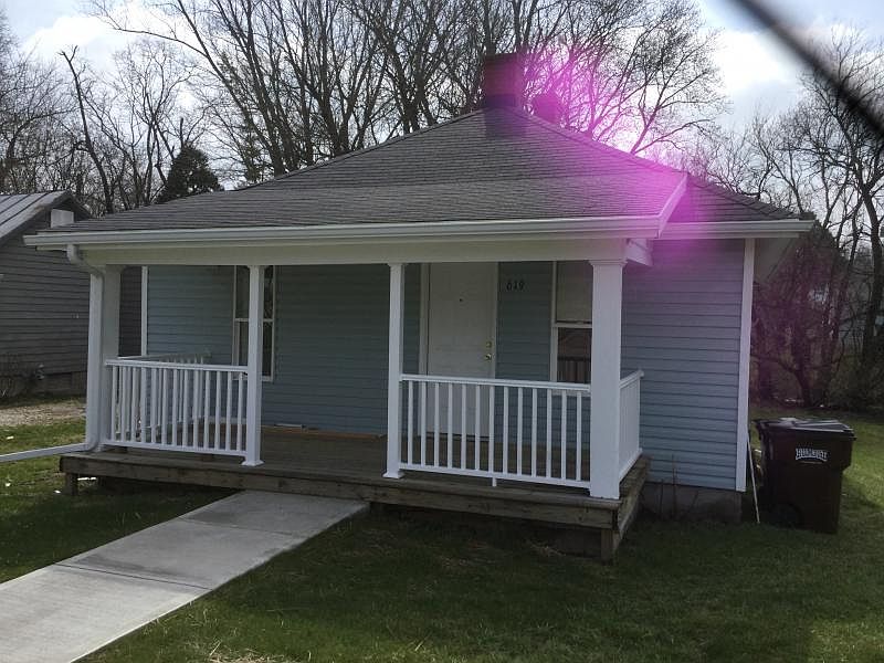 1st image of 619 E Main St