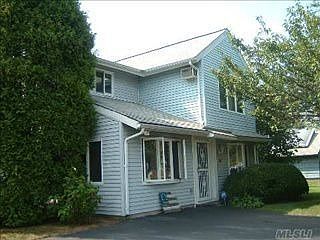 5th image of 40 Narragansett Ave