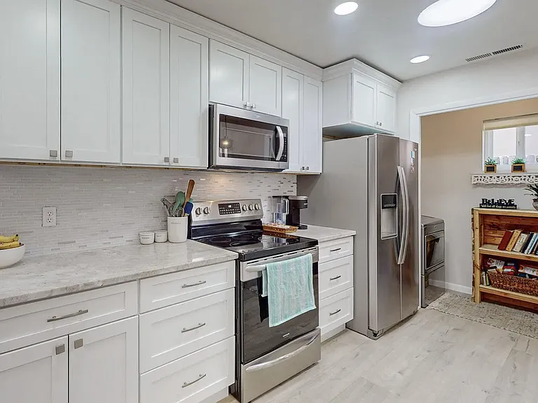 6333 Christy Ave NE — Photo 15
