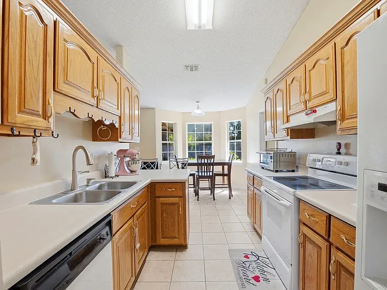 2634 Hidden Estates Cir — Photo 3