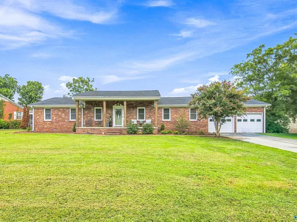 1704 Pine St, Athens, AL 35611
