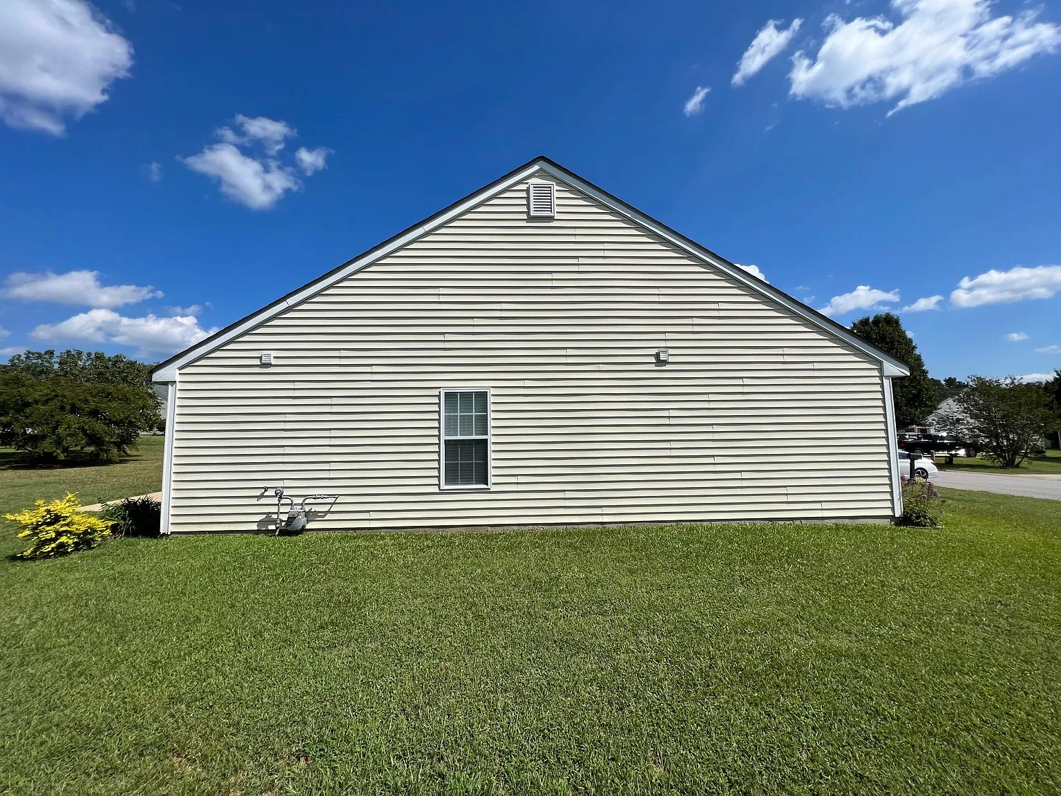 2 bed, 1064 sqft, $1,600 — Photo 3