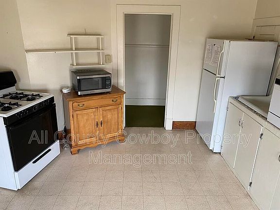 5th image of 511 E Kearney St