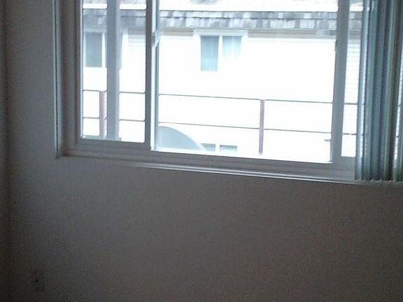 3rd image of 827 N Grand Ave APT 33