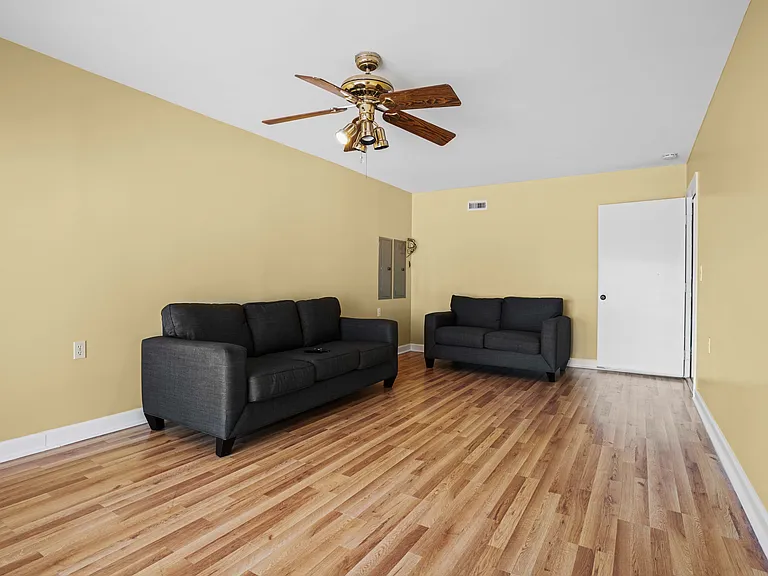 4734 Oak Rd — Photo 7