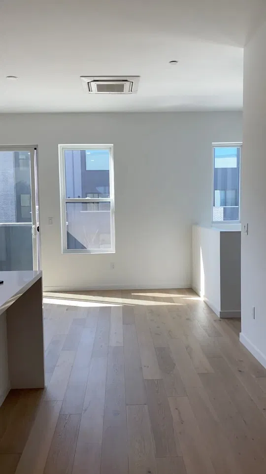 3 bed, 2.5 bath, 1588 sqft, $3,400 — Photo 2