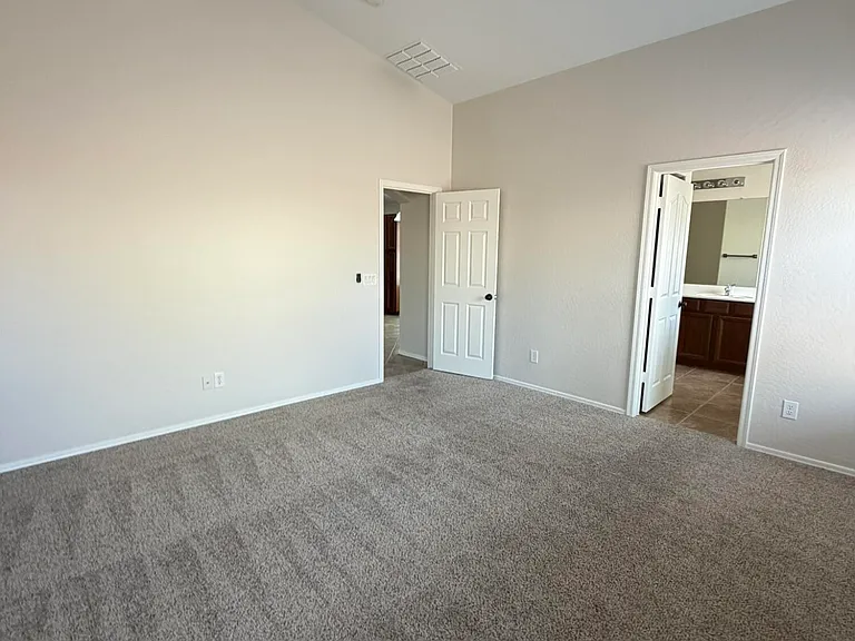 352 W Gascon Rd — Photo 6