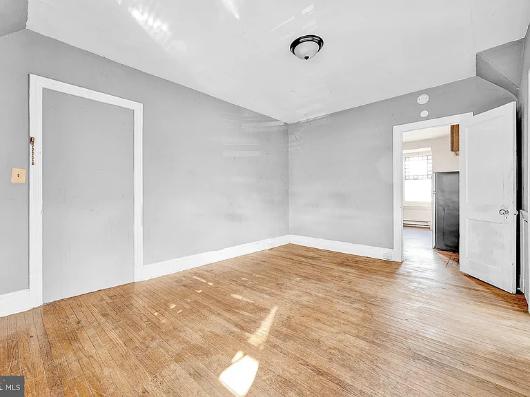 1020 W Main St — Photo 10