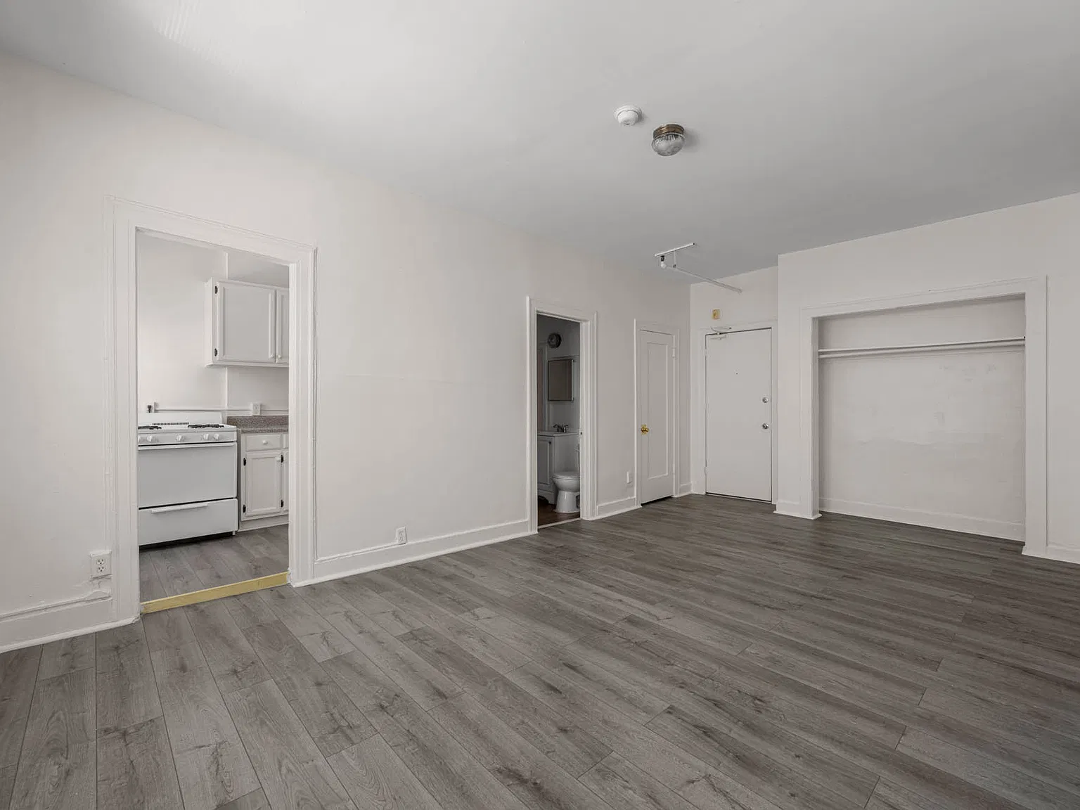 514 Union Dr — Photo 1
