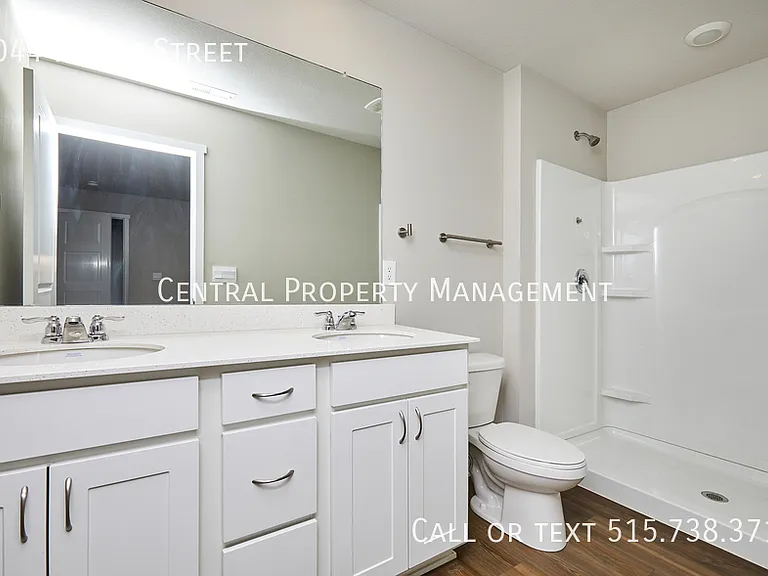 1044 Maple St — Photo 19