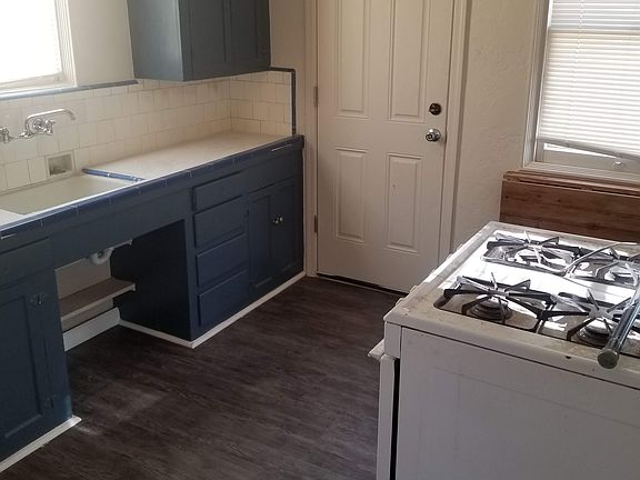 3rd image of 925 E Drachman St APT C