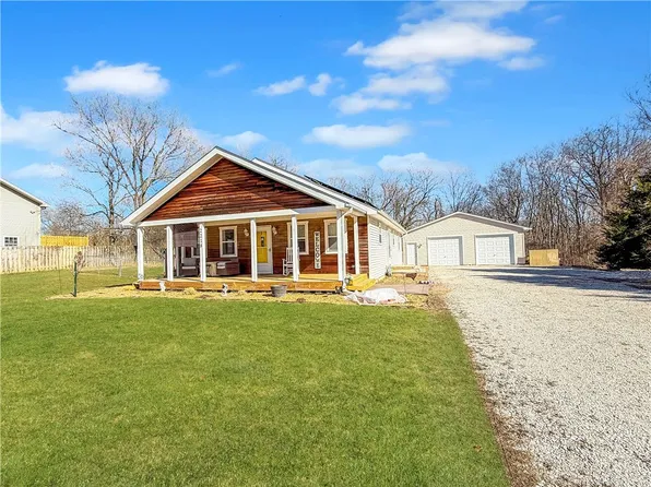 2218 Baker Ln, Decatur, IL 62526