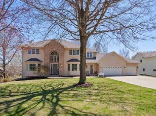 41 High Circle Dr NE, Iowa City, IA 52240