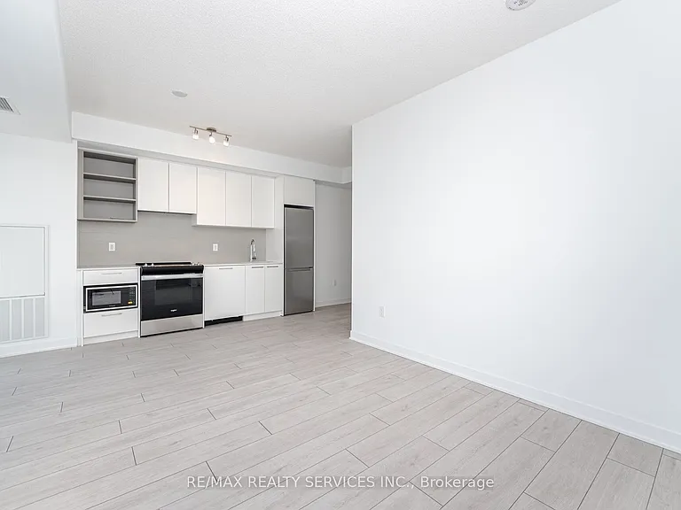 Malta Ave — Photo 12