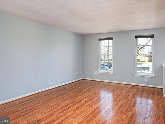 3rd image of 6831 Ericka Ave
