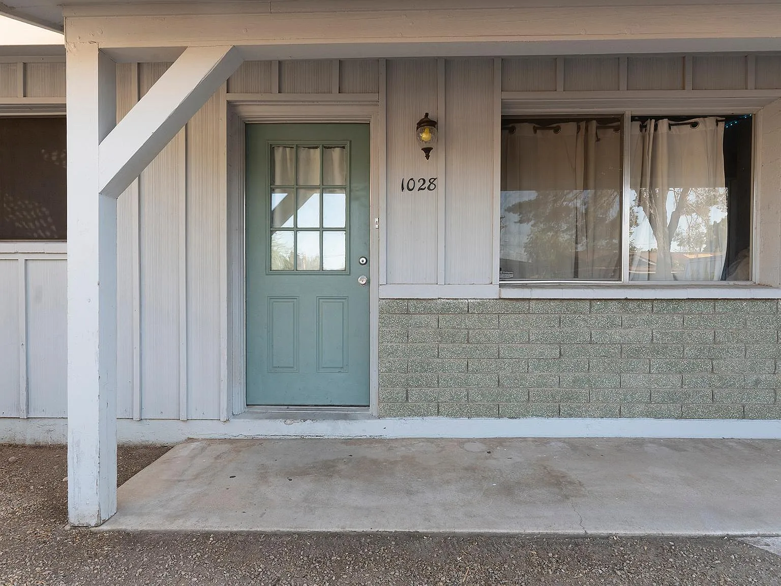 1 bed, 200 sqft, $600 — Photo 1