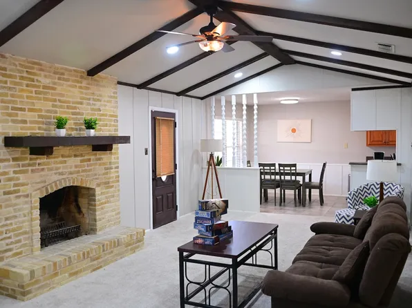 (undisclosed Address), Universal City, TX 78148