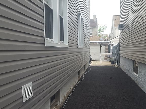 4th image of 10517 84th St