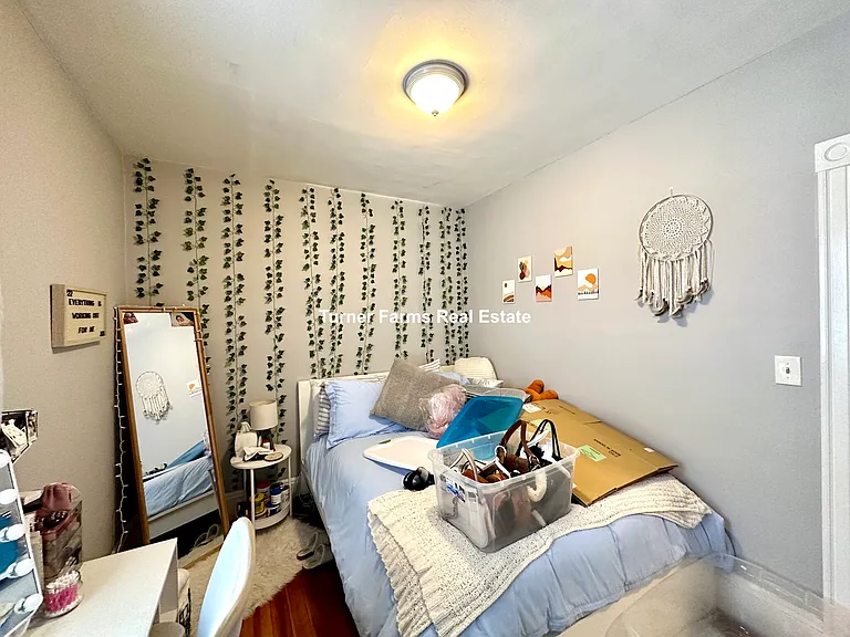 9 Taft St #3B — Photo 12