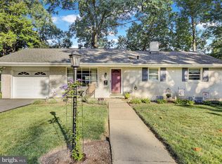37 Cedarwood Rd, Wyomissing, PA 19610