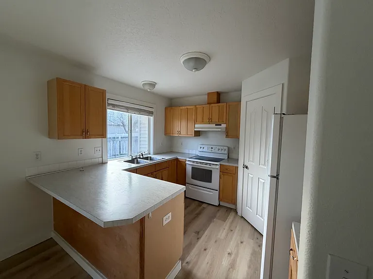 1122 S Ada St — Photo 12