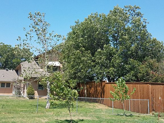 Privacy fencing
