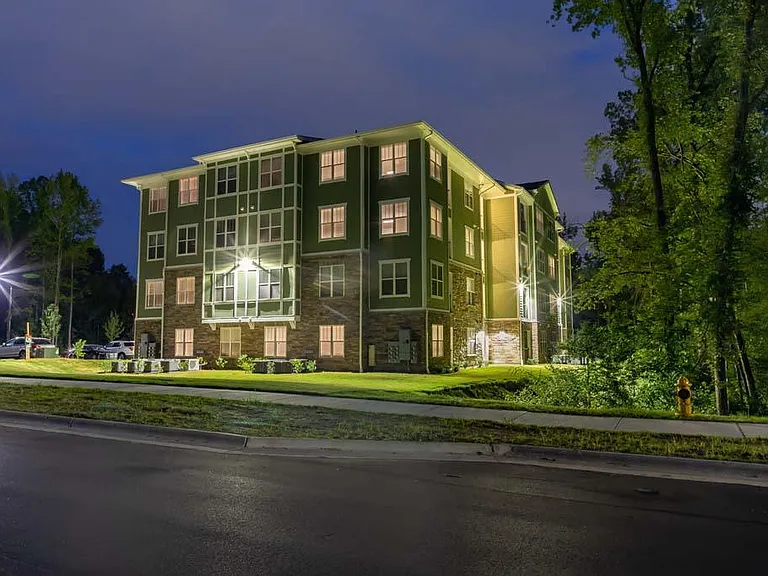 Foxwood Apartments — Photo 155