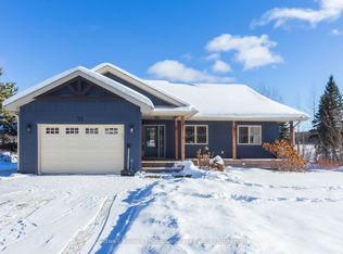 11 Thomas Cres, Huntsville, ON P1H 2M3