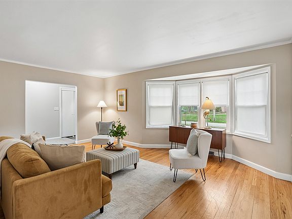 4th image of 2729 49th St