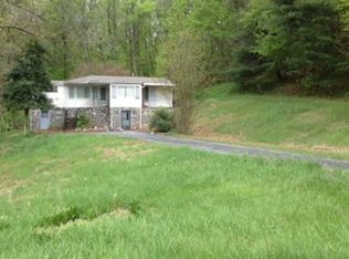 1256 Edgemoor Rd, Clinton, TN 37716