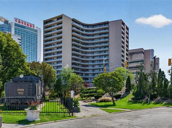 111 Riverside Dr W #903, Windsor, ON N9A 2S6