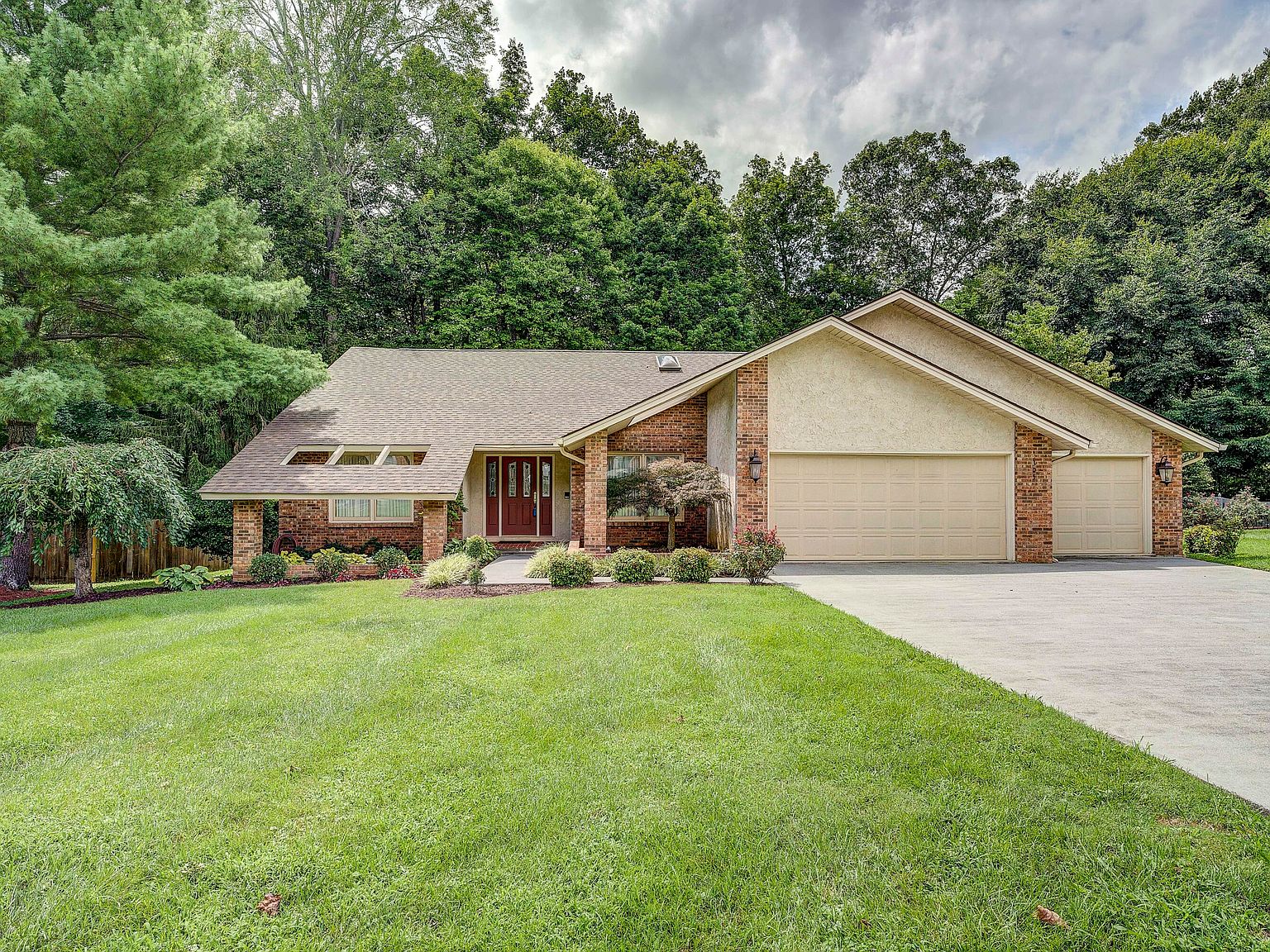 305 Shadowood Dr, Johnson City, TN 37604 MLS 9955714 Zillow