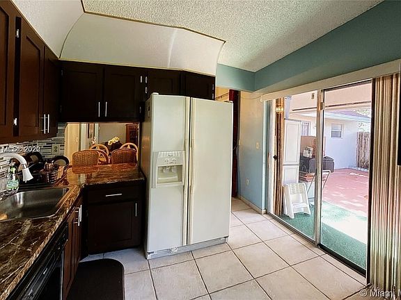 2nd image of 21296 NE 8th Pl APT 3