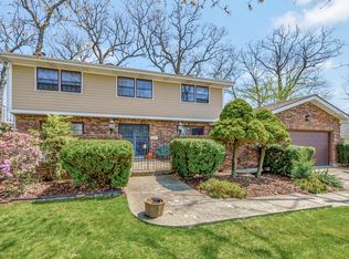 3821 Candlewood Ct, Downers Grove, IL