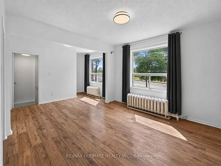 2360 Queen St E #3 — Photo 4