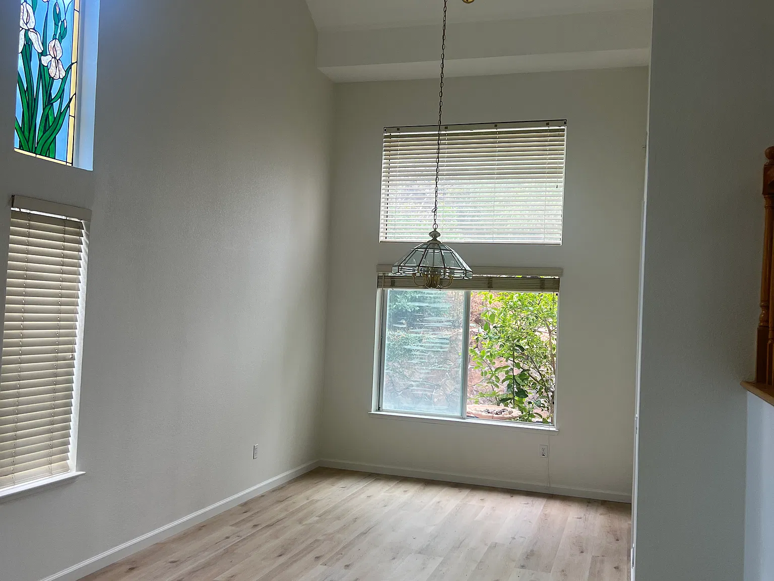 4 bed, 2.5 bath, 2436 sqft, $3,200 — Photo 2