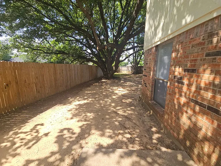 7614 April Ct — Photo 21