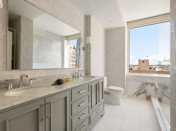 450 West 17th Street image 11 of 26