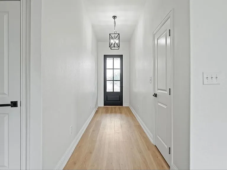 805 Hillside Beach Dr — Photo 4