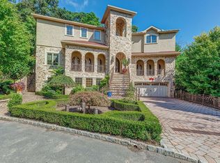 4 Saint James Pl, Staten Island, NY 10304