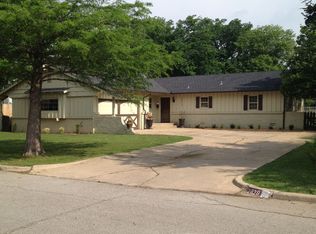 2829 Chaucer Dr, Oklahoma City, OK 73120