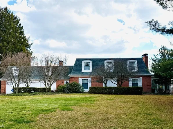 2950 Ash Meadows Blvd, Zanesville, OH 43701