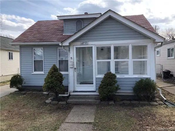 1857 Russell St, Lincoln Park, MI 48146